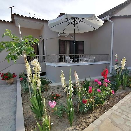 Villa Nikolaou Parga Exterior photo