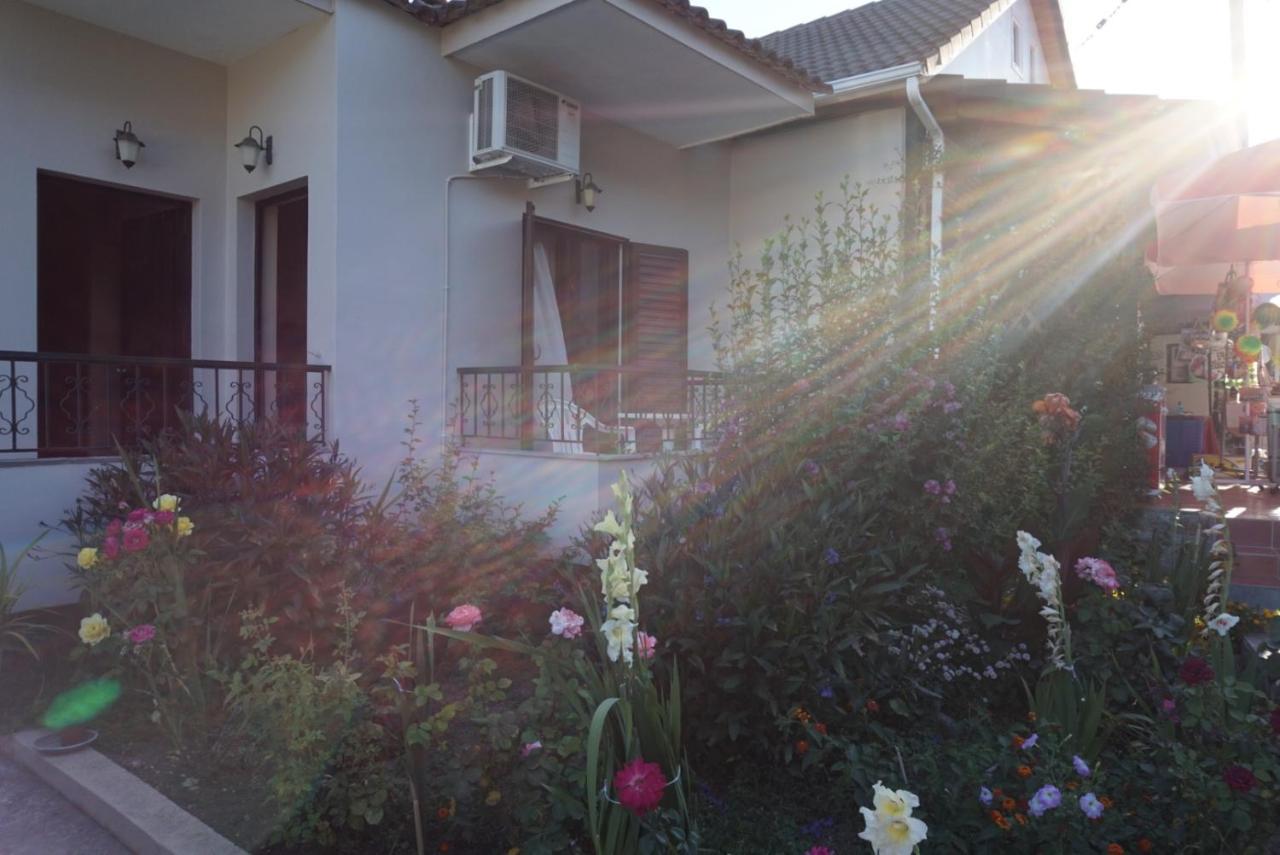 Villa Nikolaou Parga Exterior photo