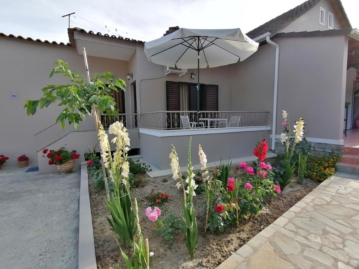 Villa Nikolaou Parga Exterior photo