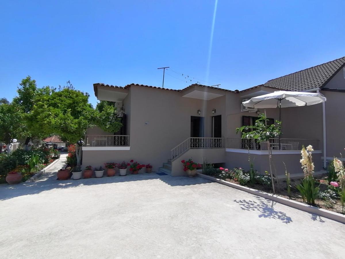 Villa Nikolaou Parga Exterior photo