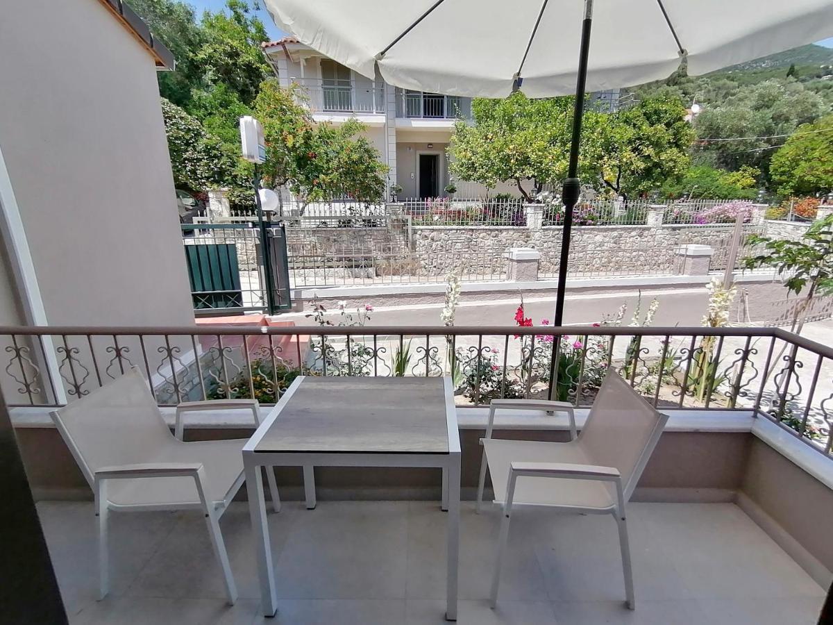 Villa Nikolaou Parga Exterior photo
