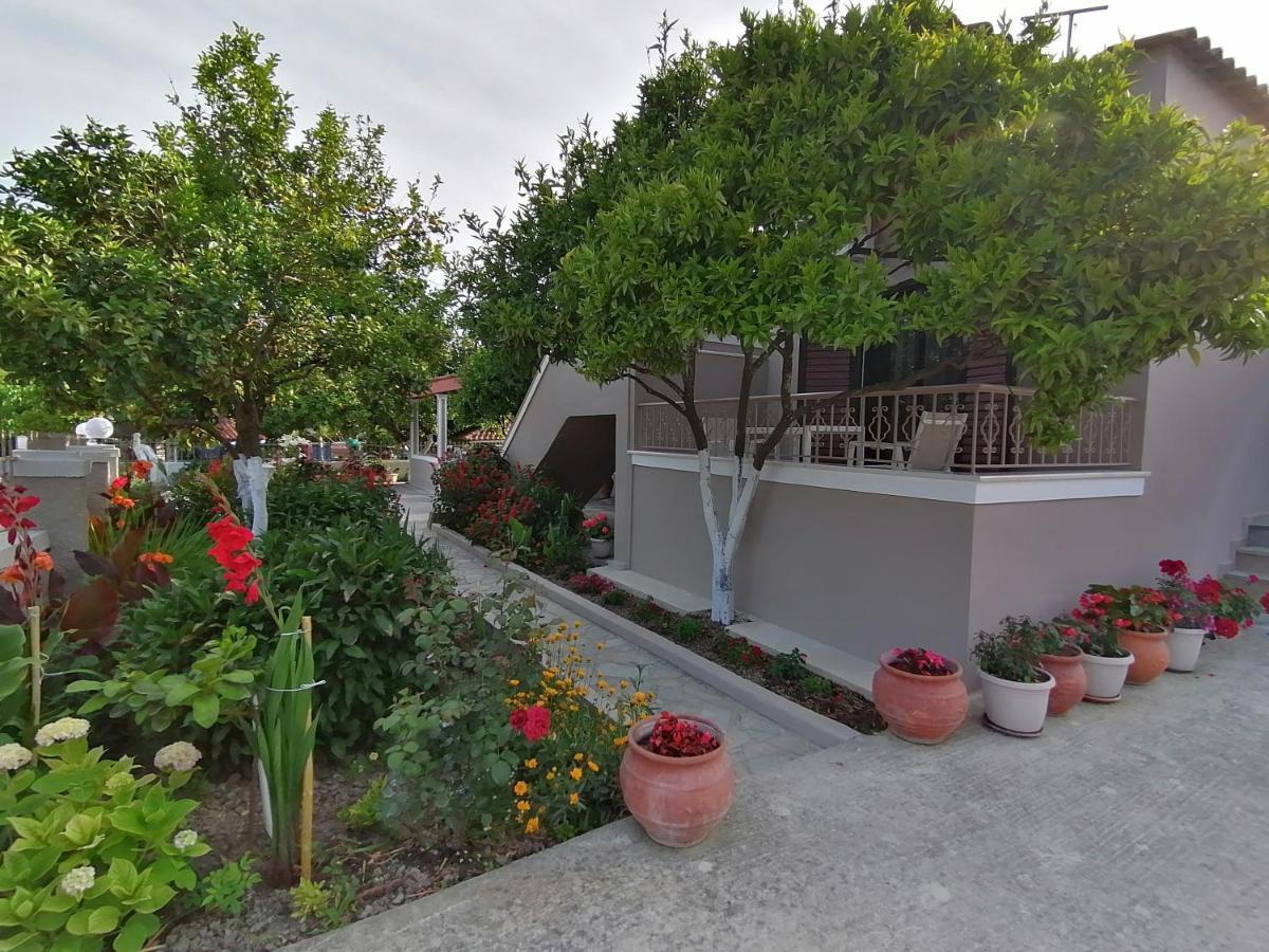 Villa Nikolaou Parga Exterior photo