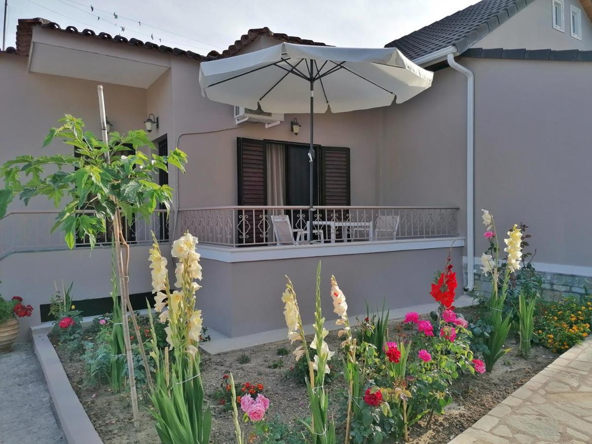 Villa Nikolaou Parga Exterior photo