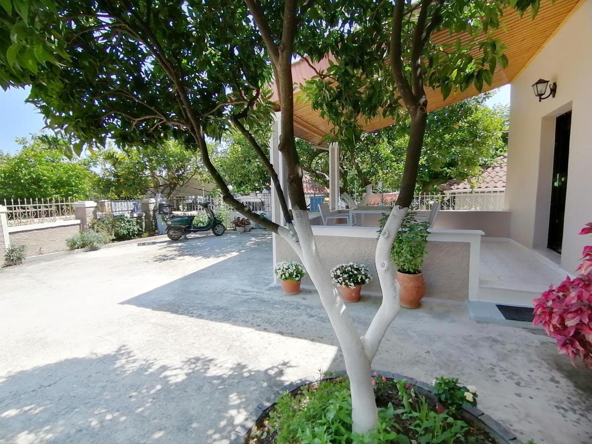 Villa Nikolaou Parga Exterior photo