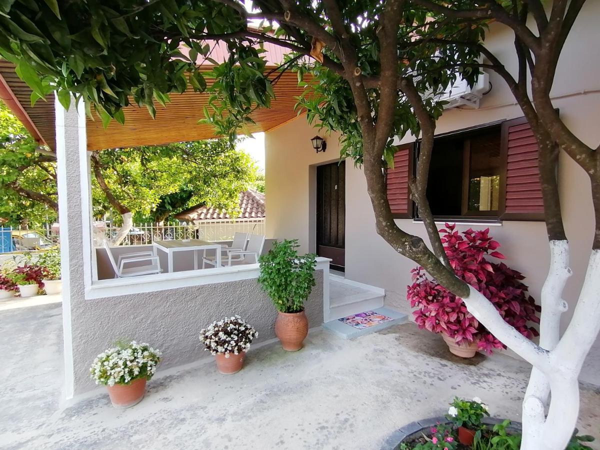 Villa Nikolaou Parga Exterior photo