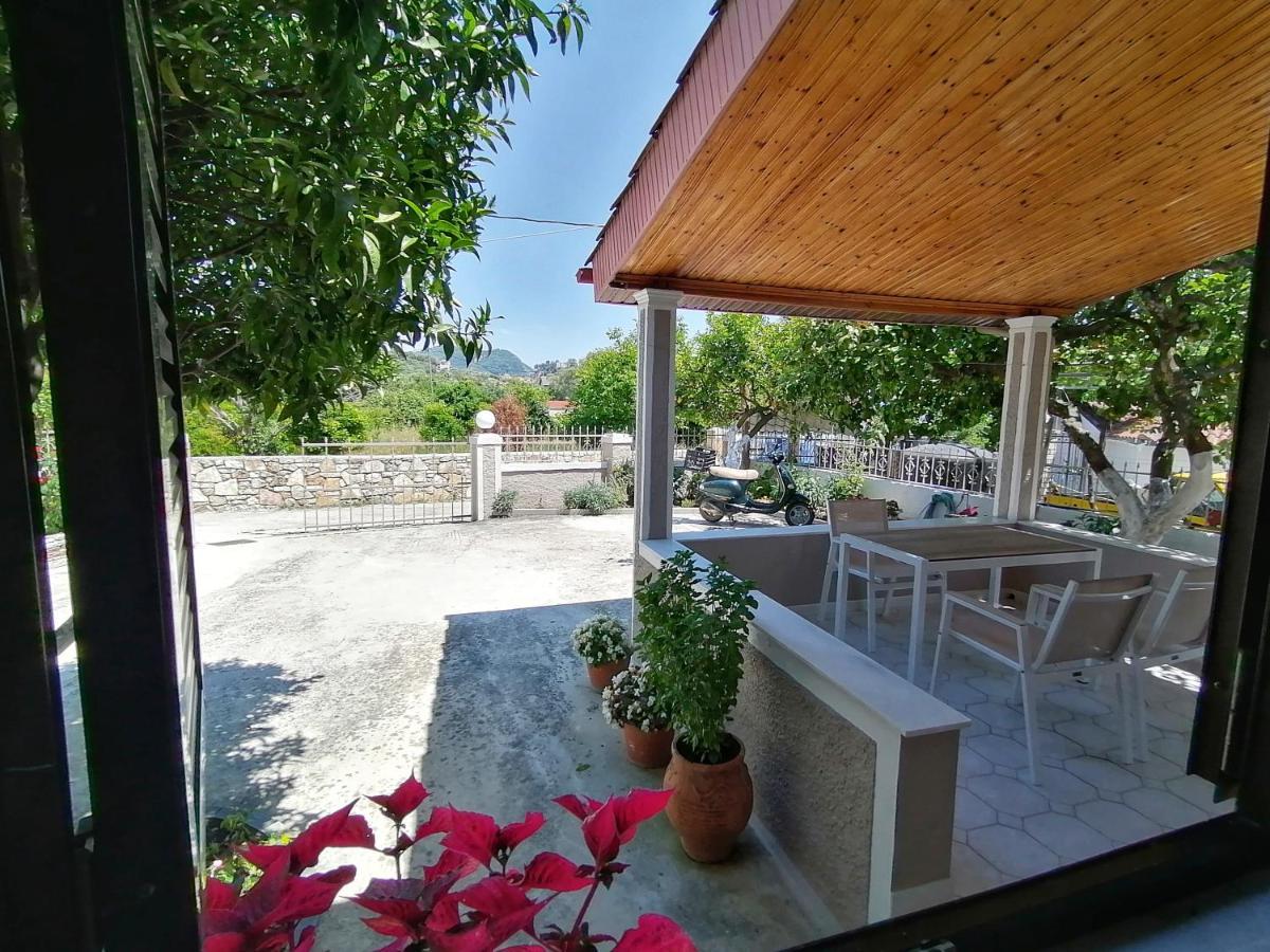 Villa Nikolaou Parga Exterior photo
