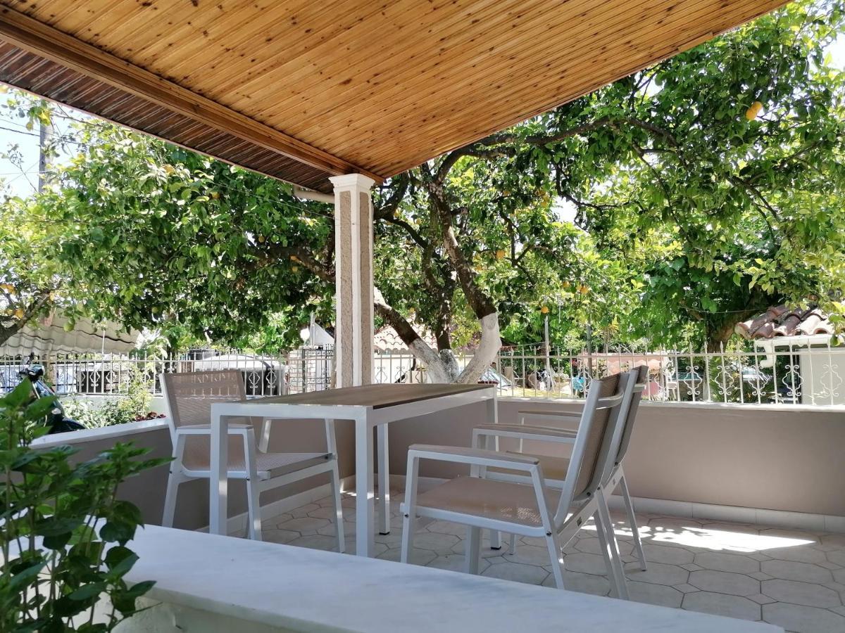 Villa Nikolaou Parga Exterior photo